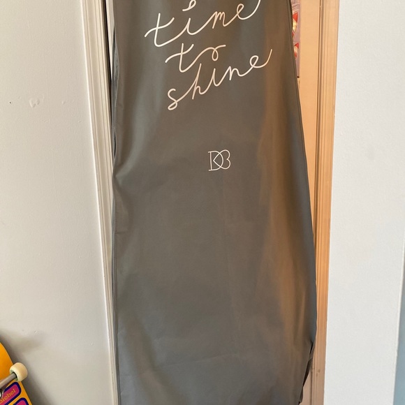 Wedding Dress - Picture 5 of 9